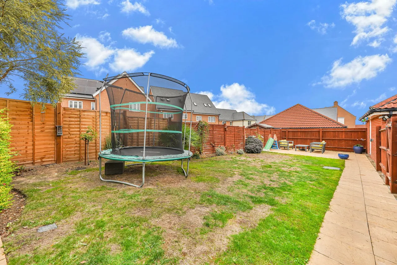 Dulwich Avenue, Dunton Fields, SS15, photo 26