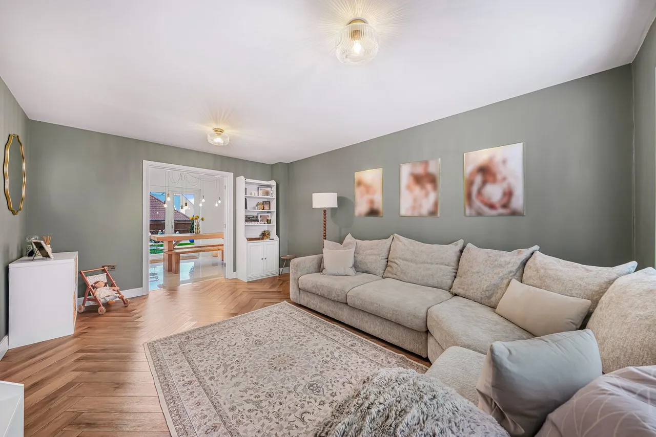 Dulwich Avenue, Dunton Fields, SS15, photo 3