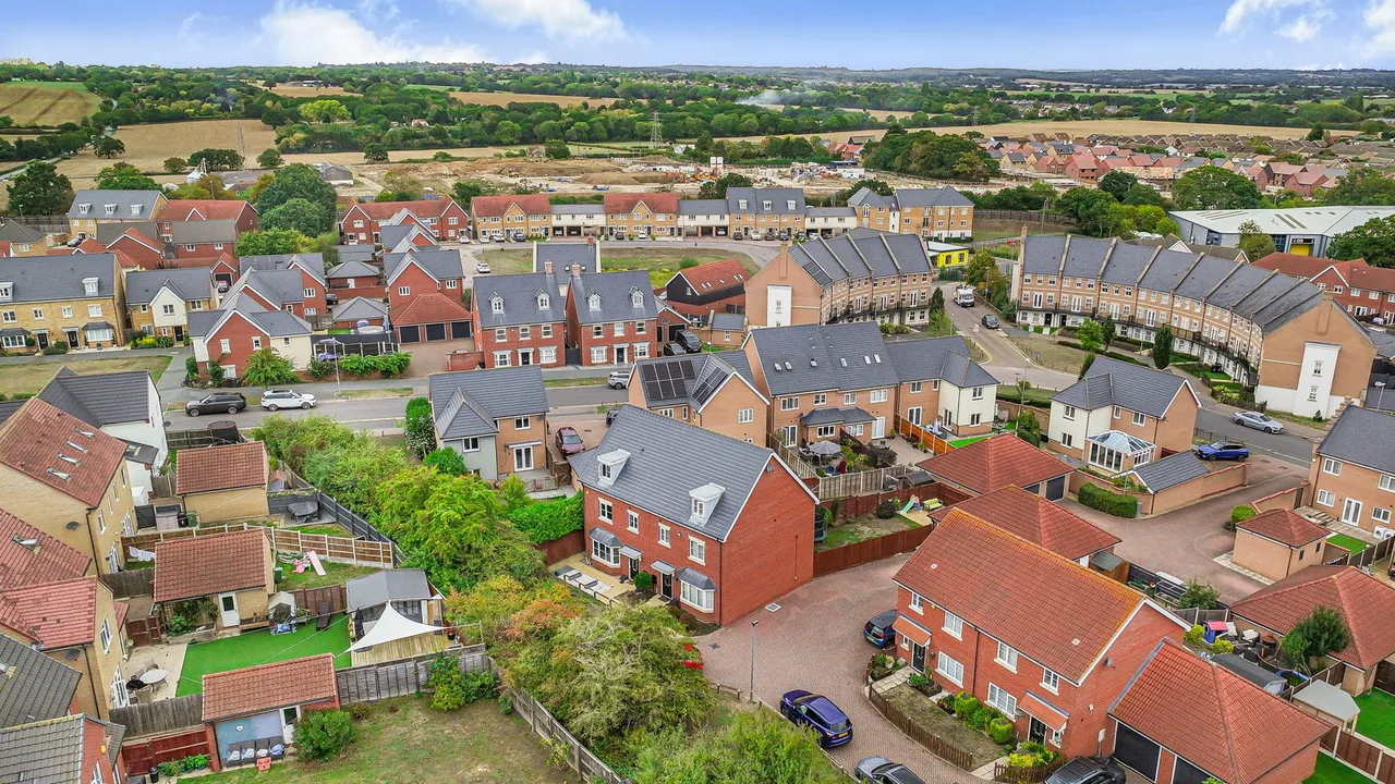Dulwich Avenue, Dunton Fields, SS15, photo 27