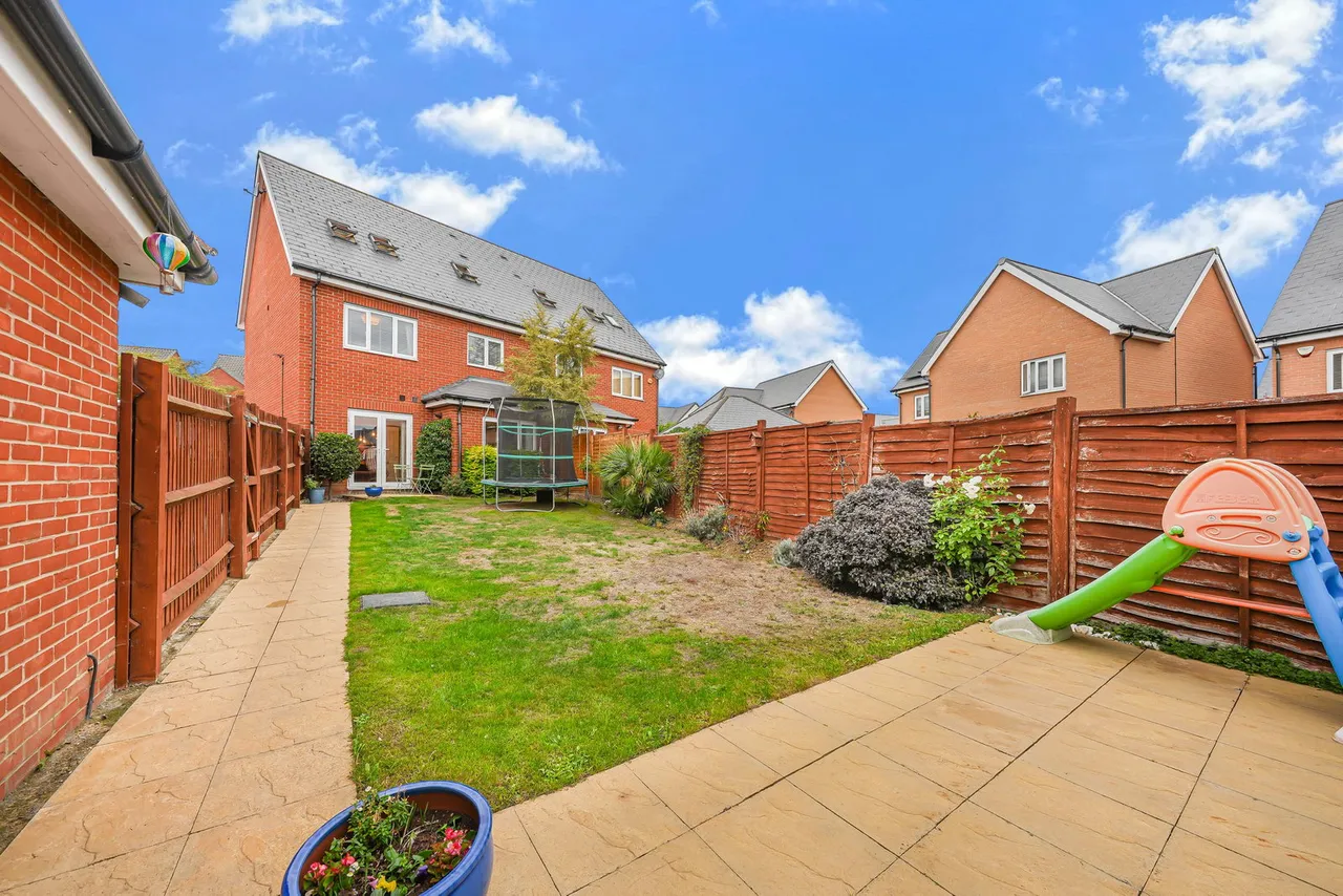 Dulwich Avenue, Dunton Fields, SS15, photo 24