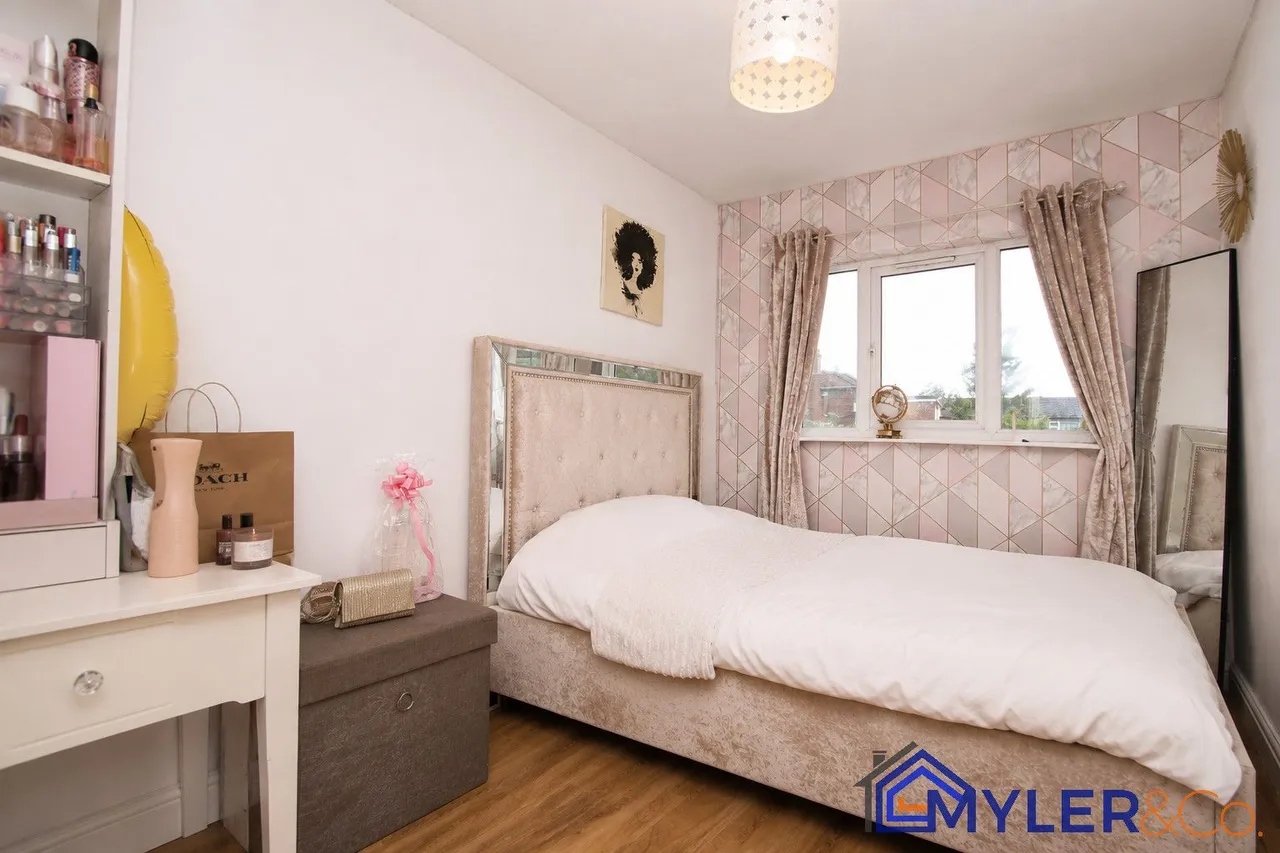 Elizabeth Court, Widnes, photo 12