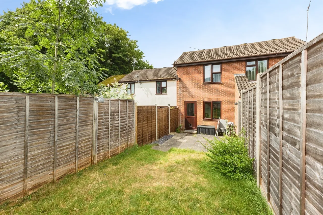 Hilmanton, Lower Earley, RG6, photo 13