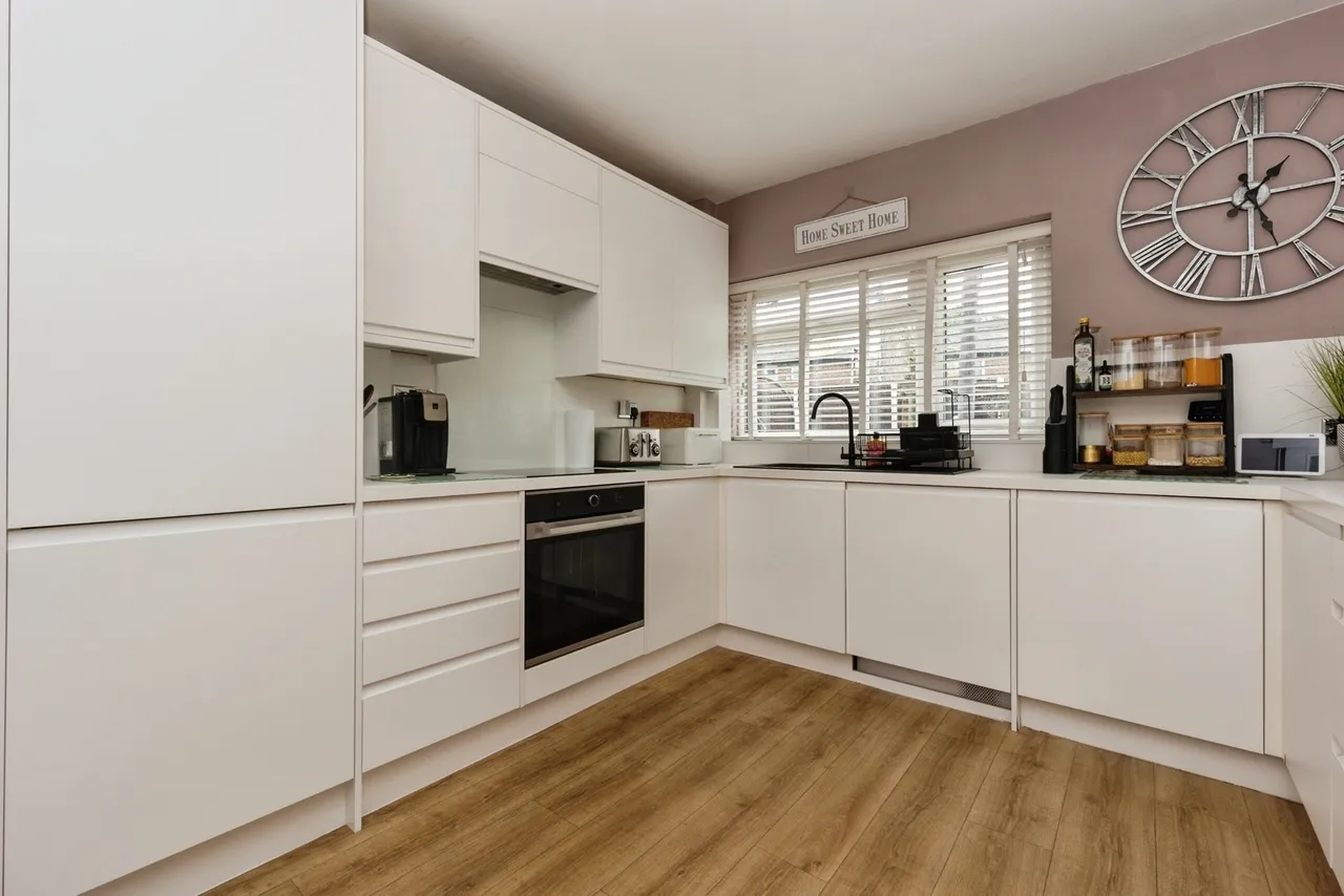 Kings Crescent, Old Trafford, M16, photo 12