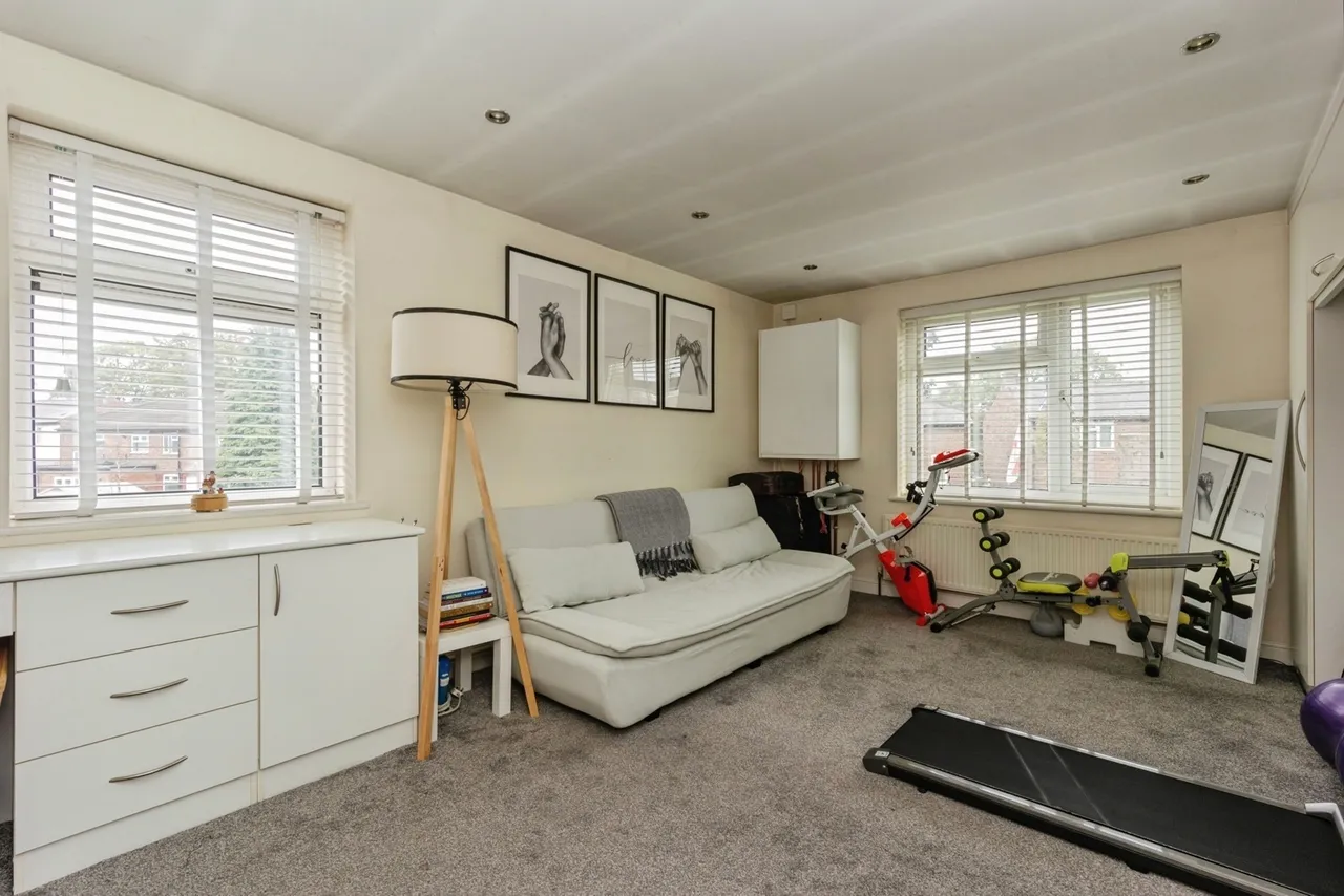 Kings Crescent, Old Trafford, M16, photo 16