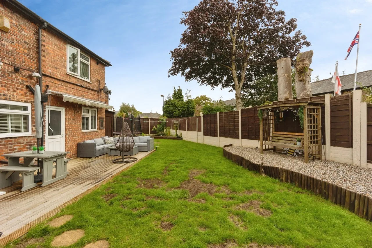 Kings Crescent, Old Trafford, M16, photo 26