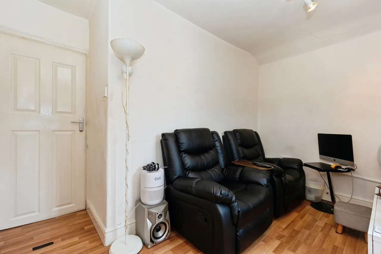 Kings Crescent, Old Trafford, M16, photo 22