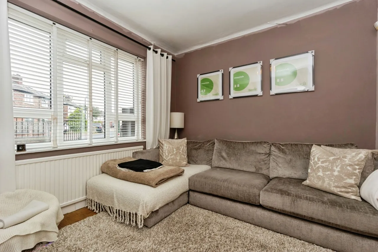 Kings Crescent, Old Trafford, M16, photo 5