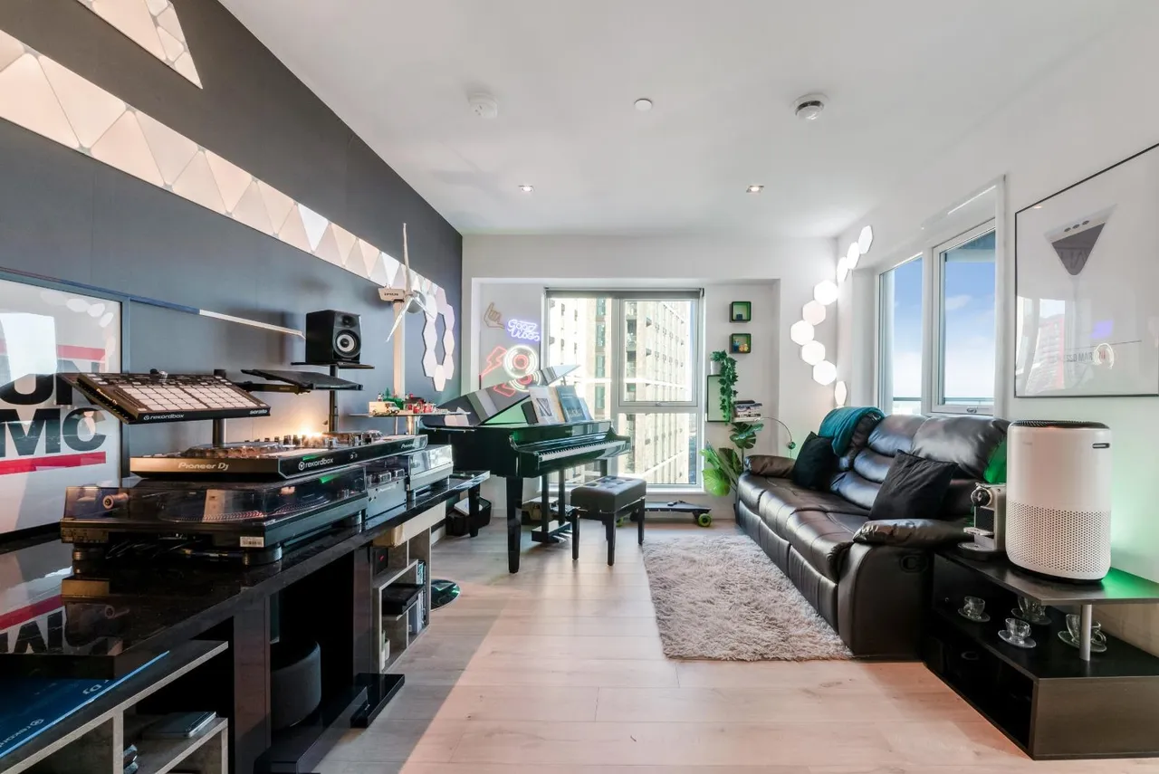 Heartwell Avenue, London, E16, photo 10
