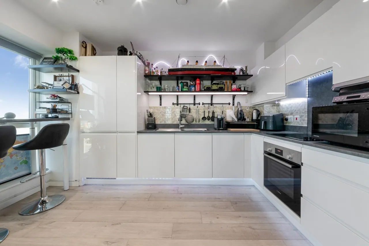 Heartwell Avenue, London, E16, photo 5