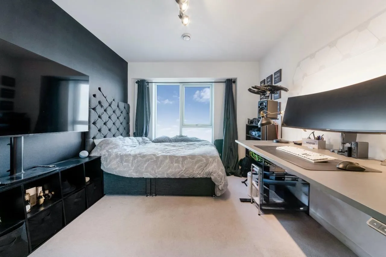 Heartwell Avenue, London, E16, photo 6