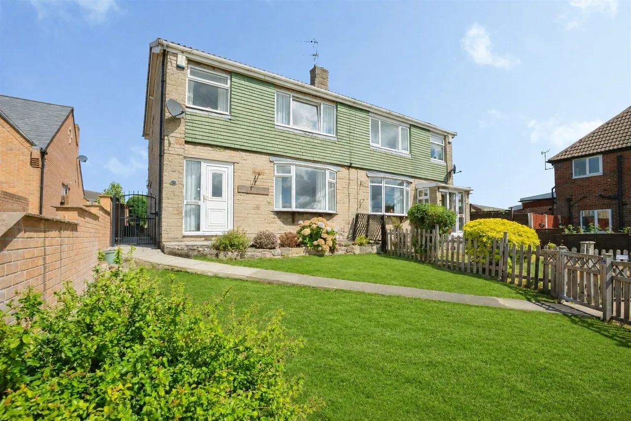 3 bed house for sale — High Street, Bolton-Upon-Dearne, Rotherham