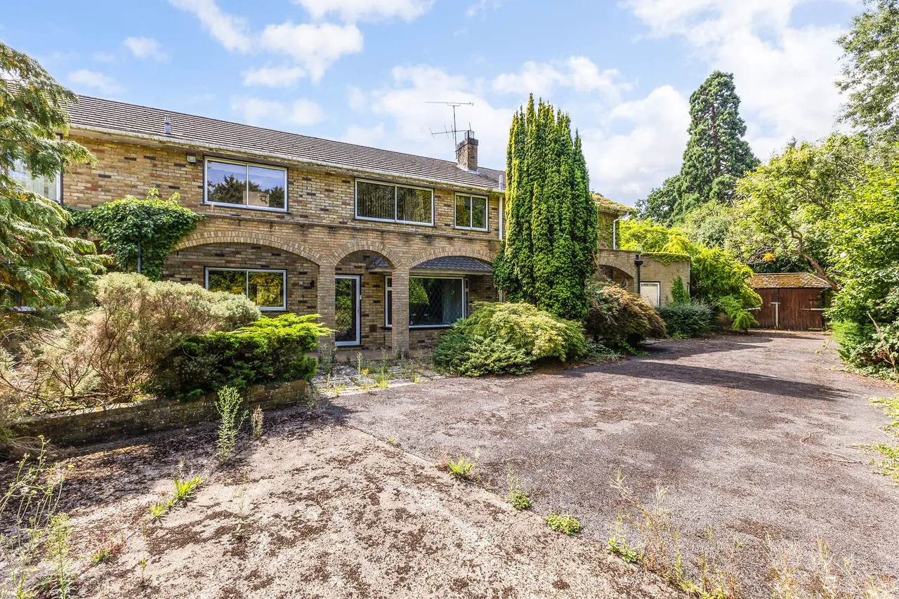 7 bed house for sale — Ruxbury Road, Chertsey, KT16