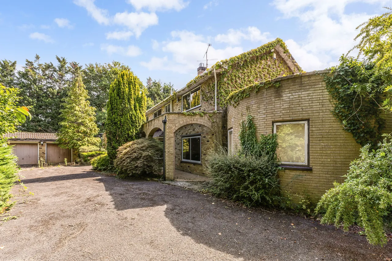 Ruxbury Road, Chertsey, KT16, photo 2
