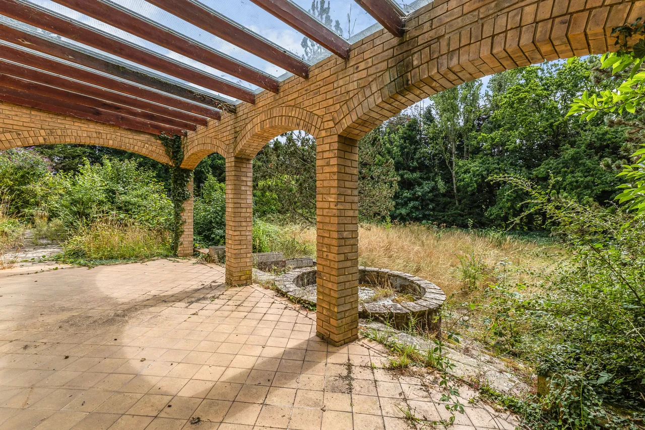 Ruxbury Road, Chertsey, KT16, photo 3