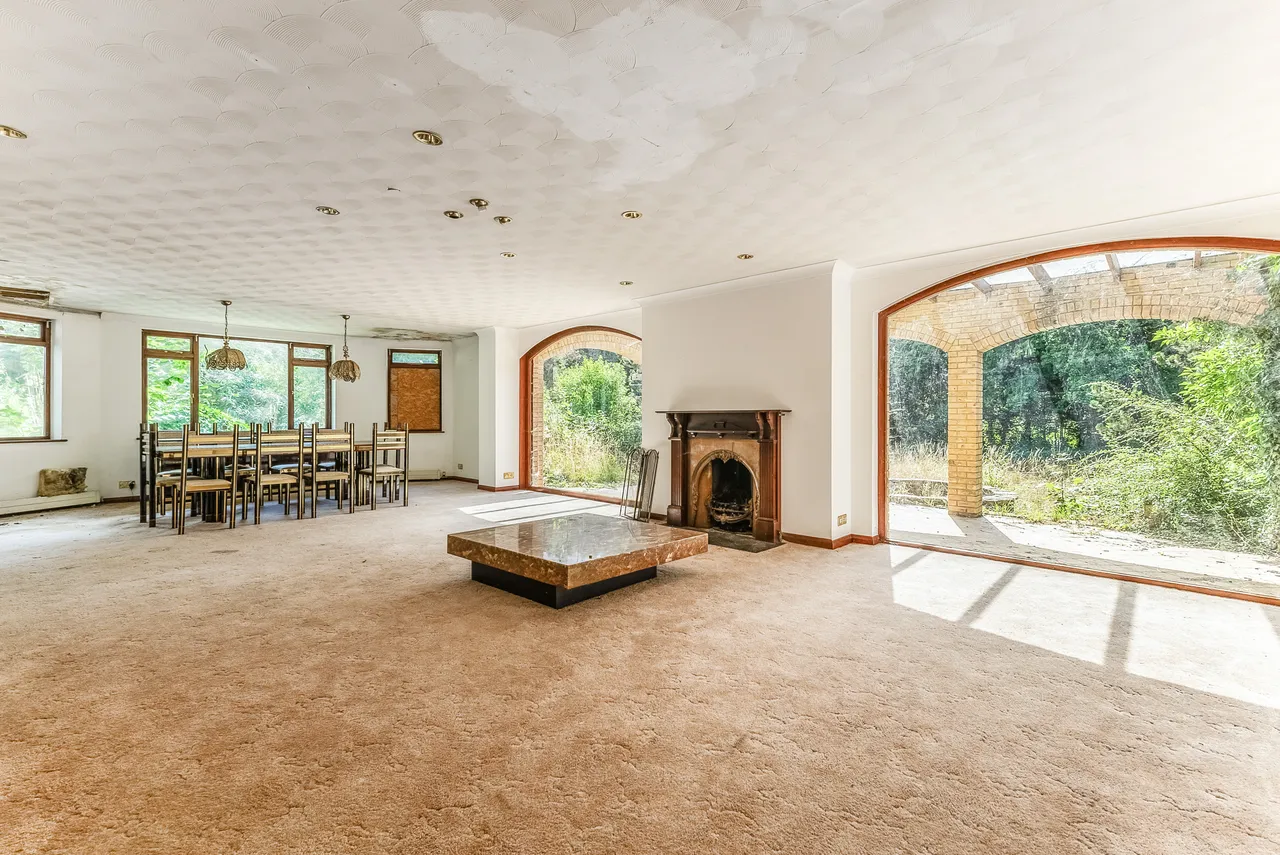 Ruxbury Road, Chertsey, KT16, photo 12