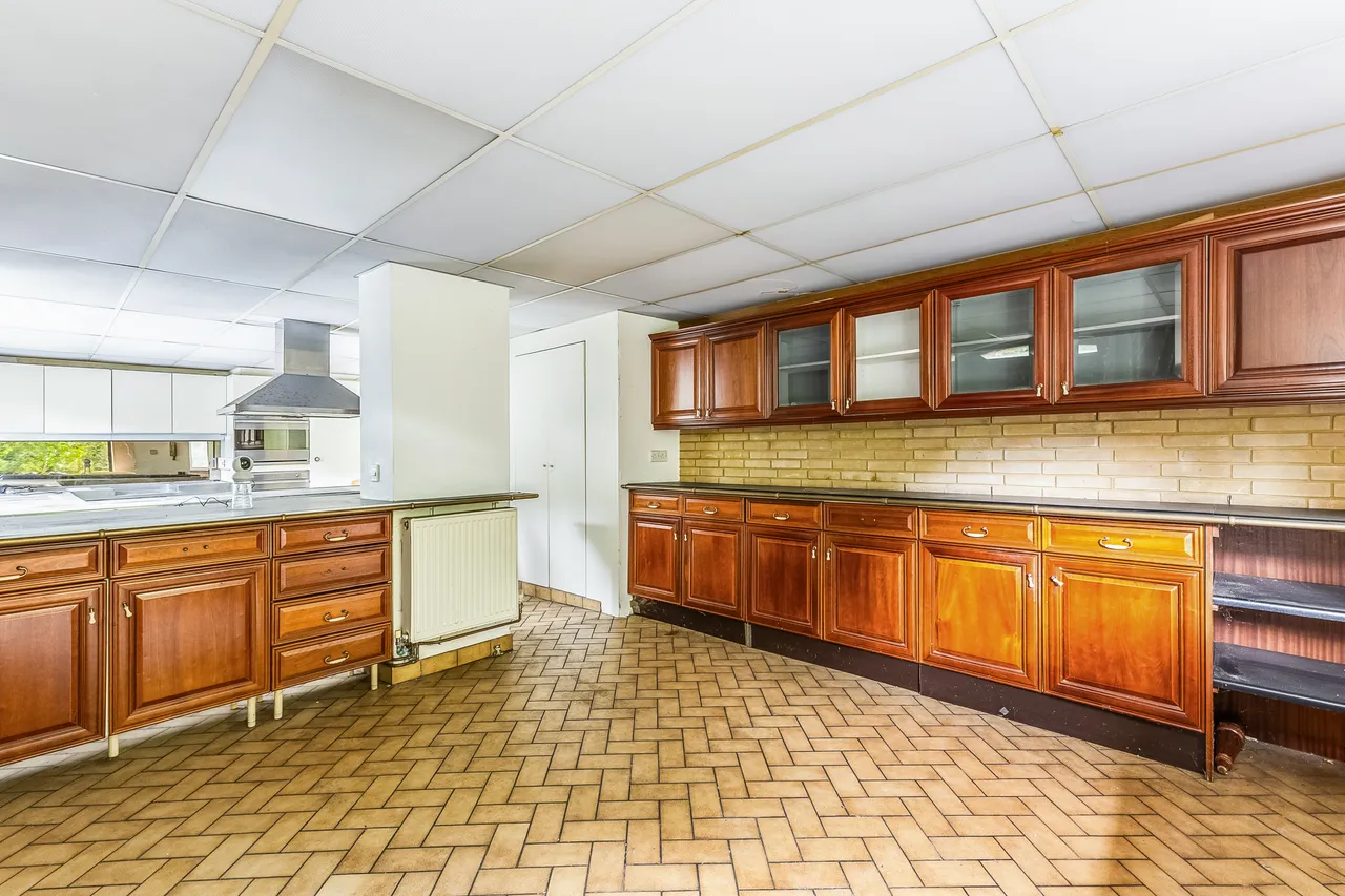 Ruxbury Road, Chertsey, KT16, photo 11
