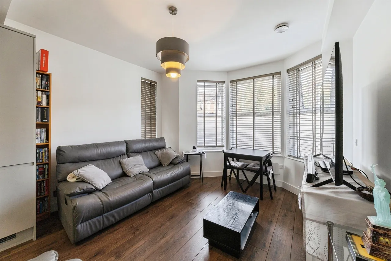West Wycombe Road, High Wycombe, HP12, photo 8