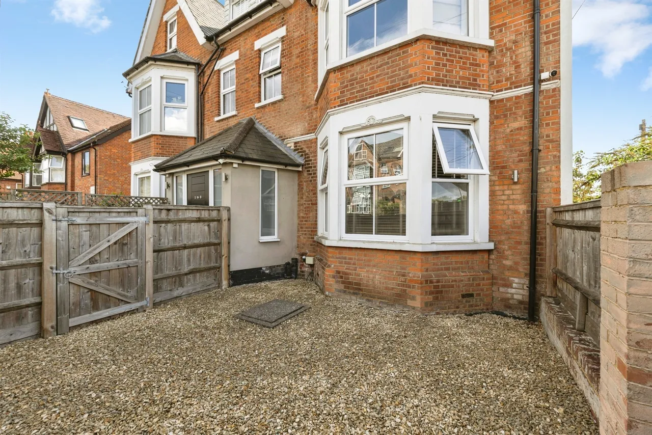West Wycombe Road, High Wycombe, HP12, photo 11