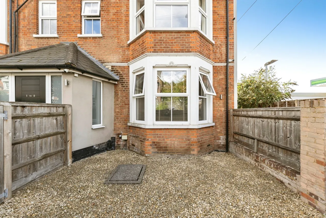 West Wycombe Road, High Wycombe, HP12, photo 7
