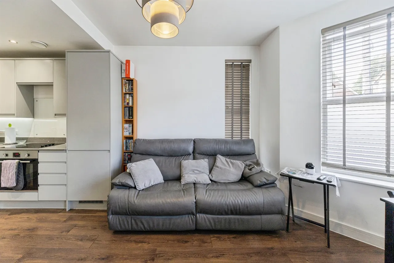 West Wycombe Road, High Wycombe, HP12, photo 14