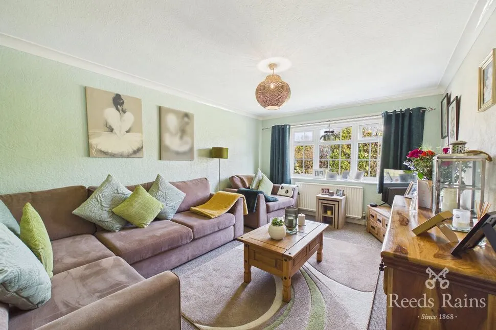 Broomfield Drive, Stockport, SK5, photo 2