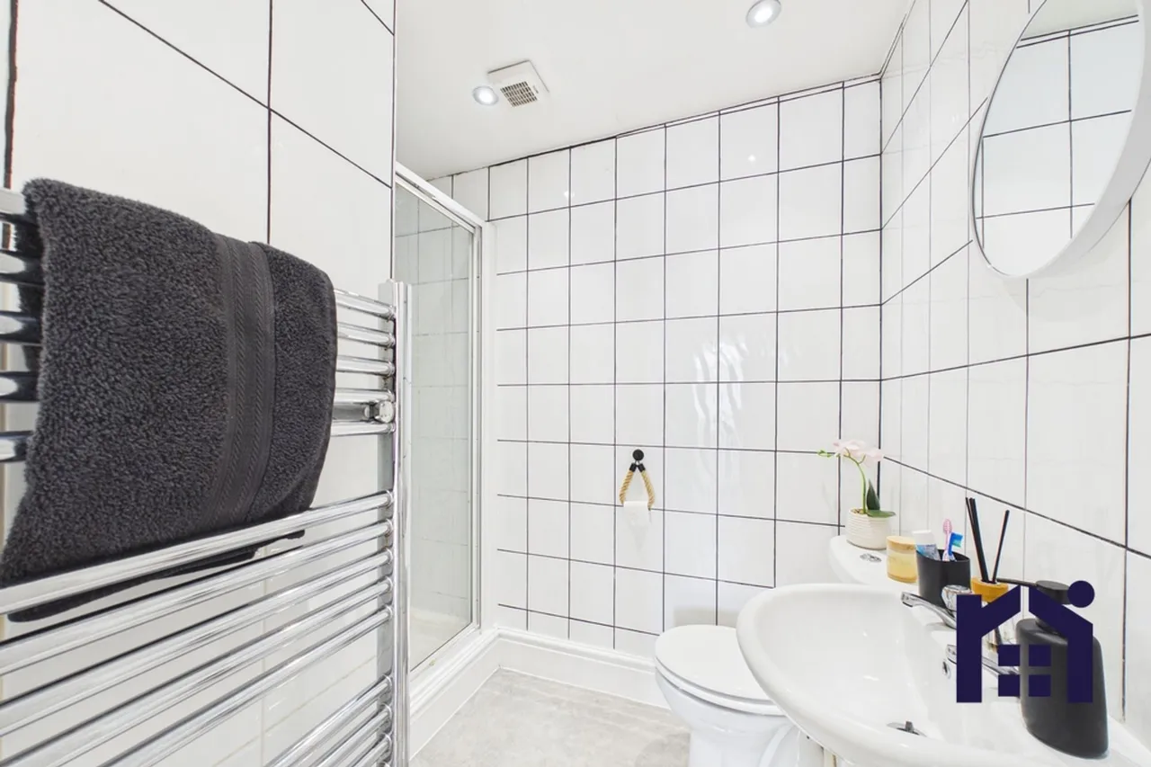 Slater Lane, Leyland, PR25 1TL, photo 15