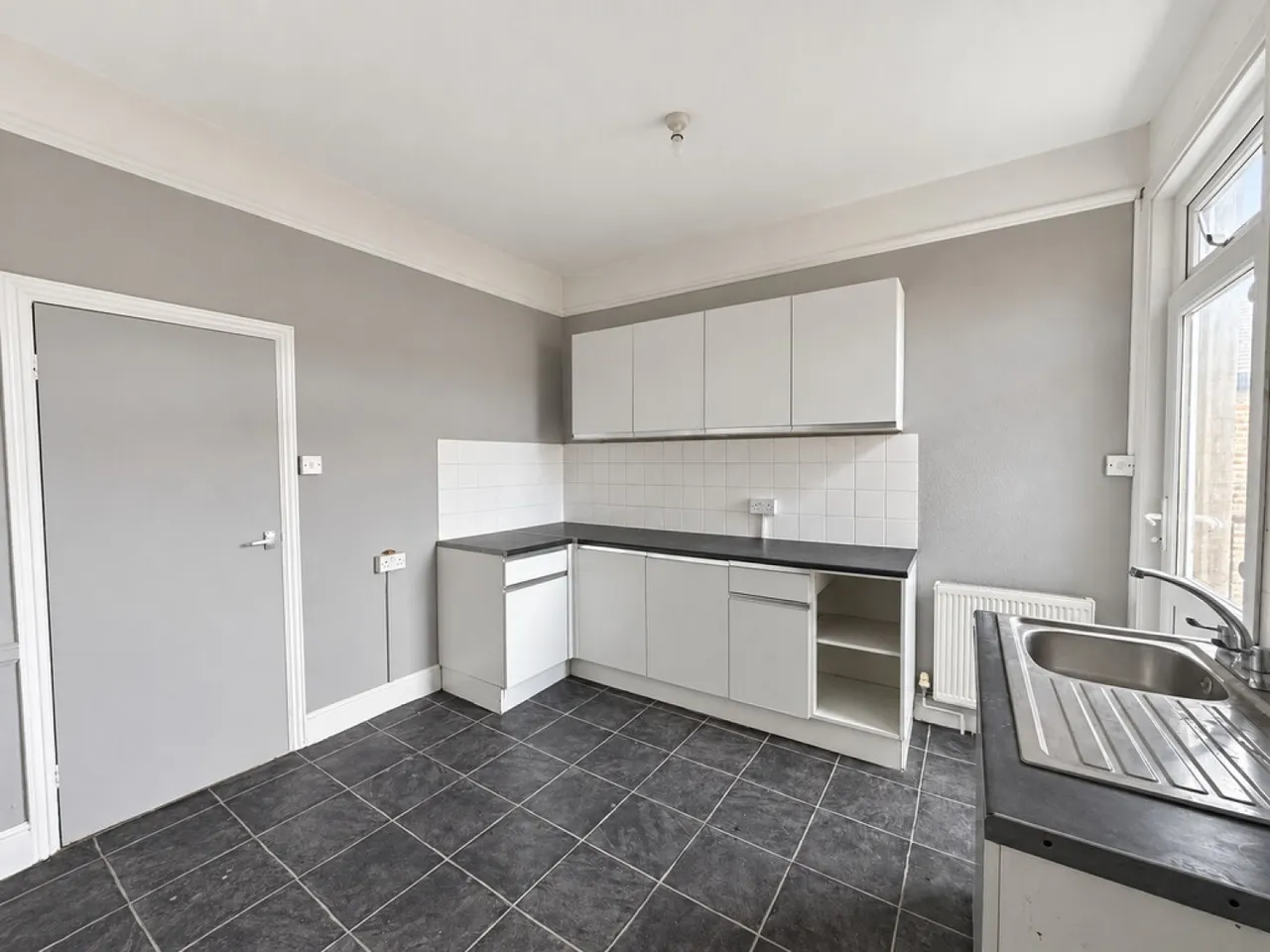 Silverdale Avenue, Westcliff On Sea, photo 6