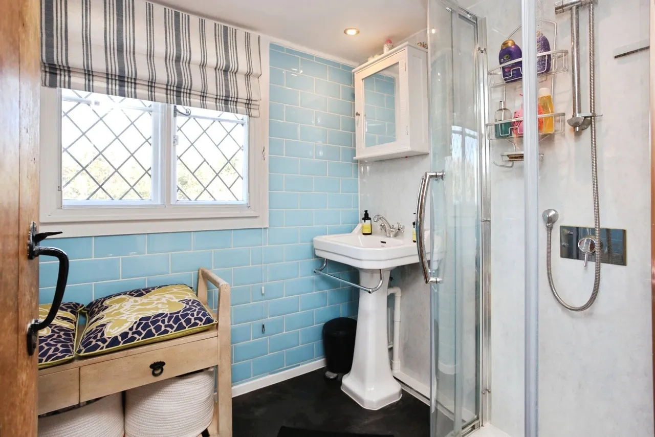 Mill Street, Iden Green, TN17, photo 11