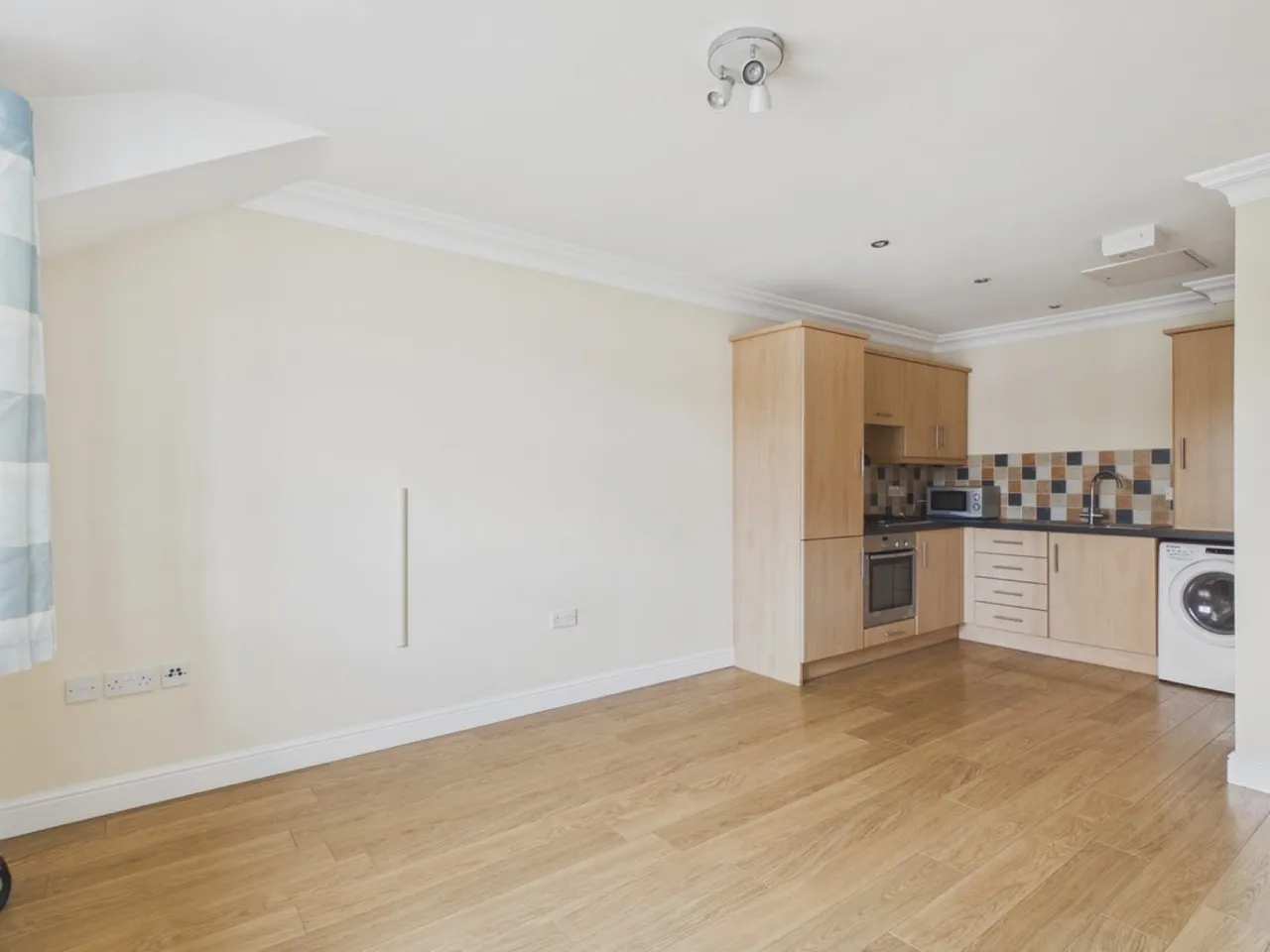 Bawtry Road, Wickersley, S66, photo 5