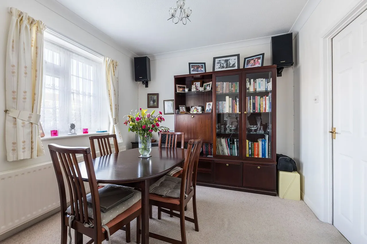 Brompton Drive, Cranbrook Drive, Maidenhead, Berkshire, photo 5