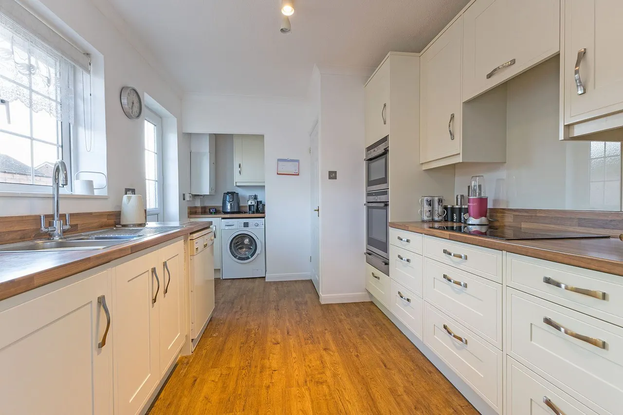 Brompton Drive, Cranbrook Drive, Maidenhead, Berkshire, photo 6