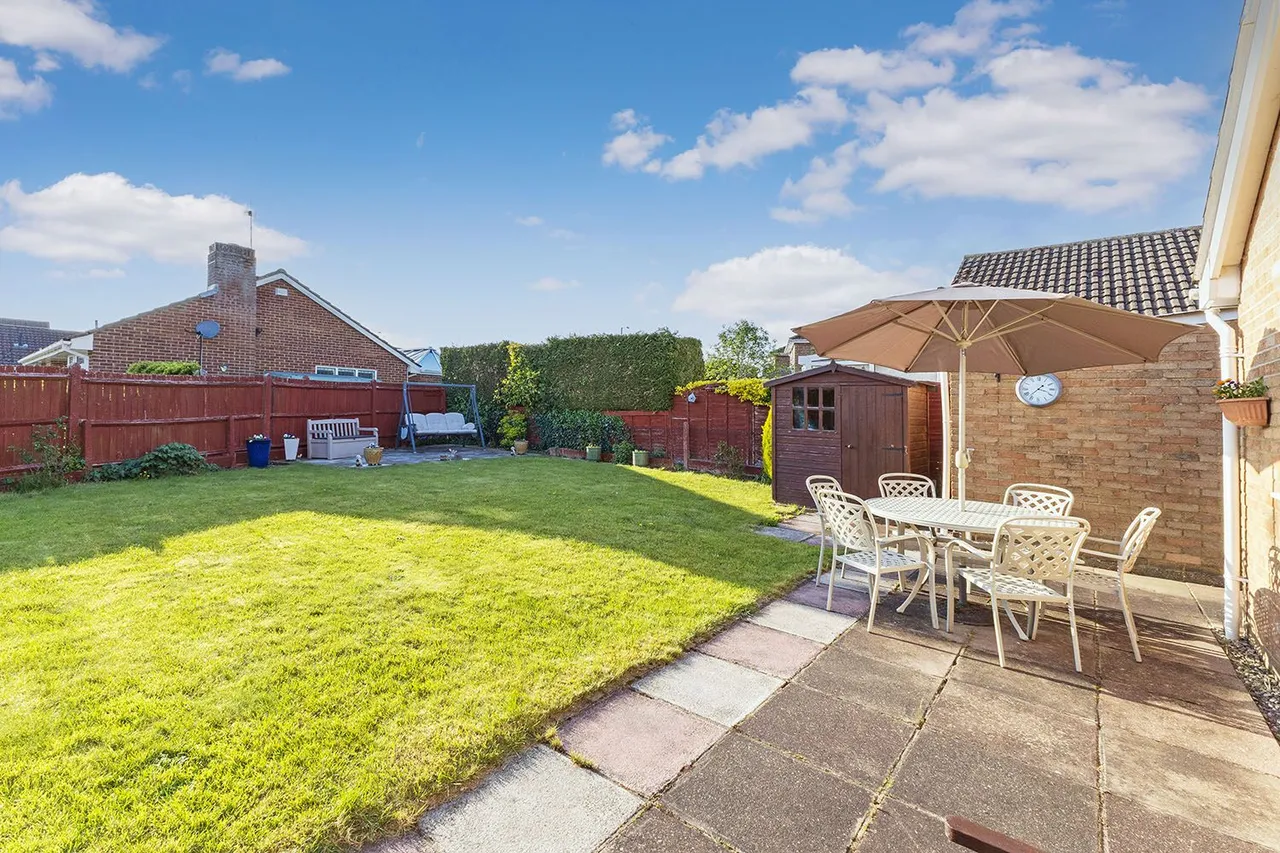 Brompton Drive, Cranbrook Drive, Maidenhead, Berkshire, photo 12