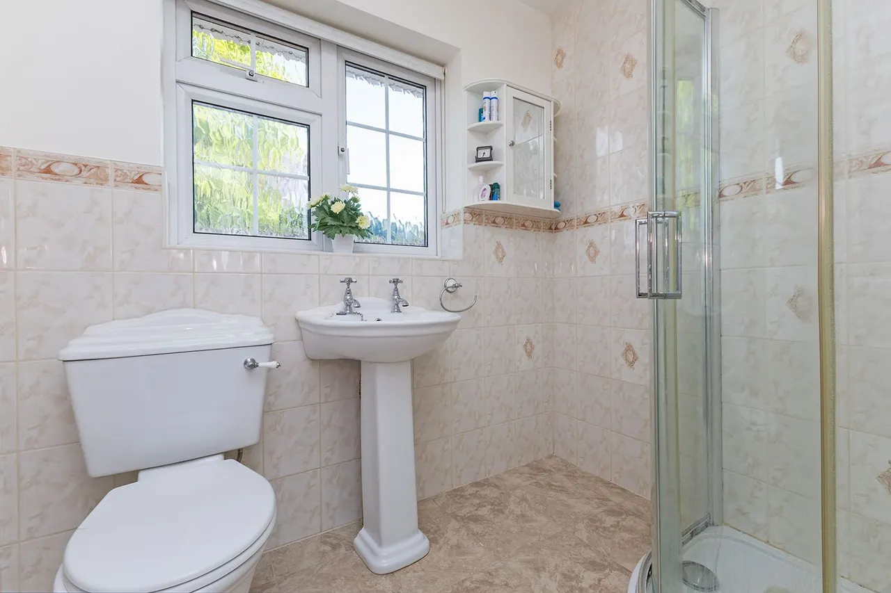 Brompton Drive, Cranbrook Drive, Maidenhead, Berkshire, photo 11