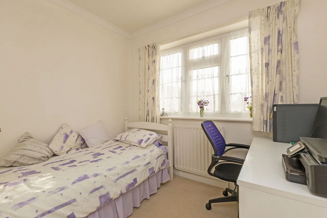 Brompton Drive, Cranbrook Drive, Maidenhead, Berkshire, photo 10