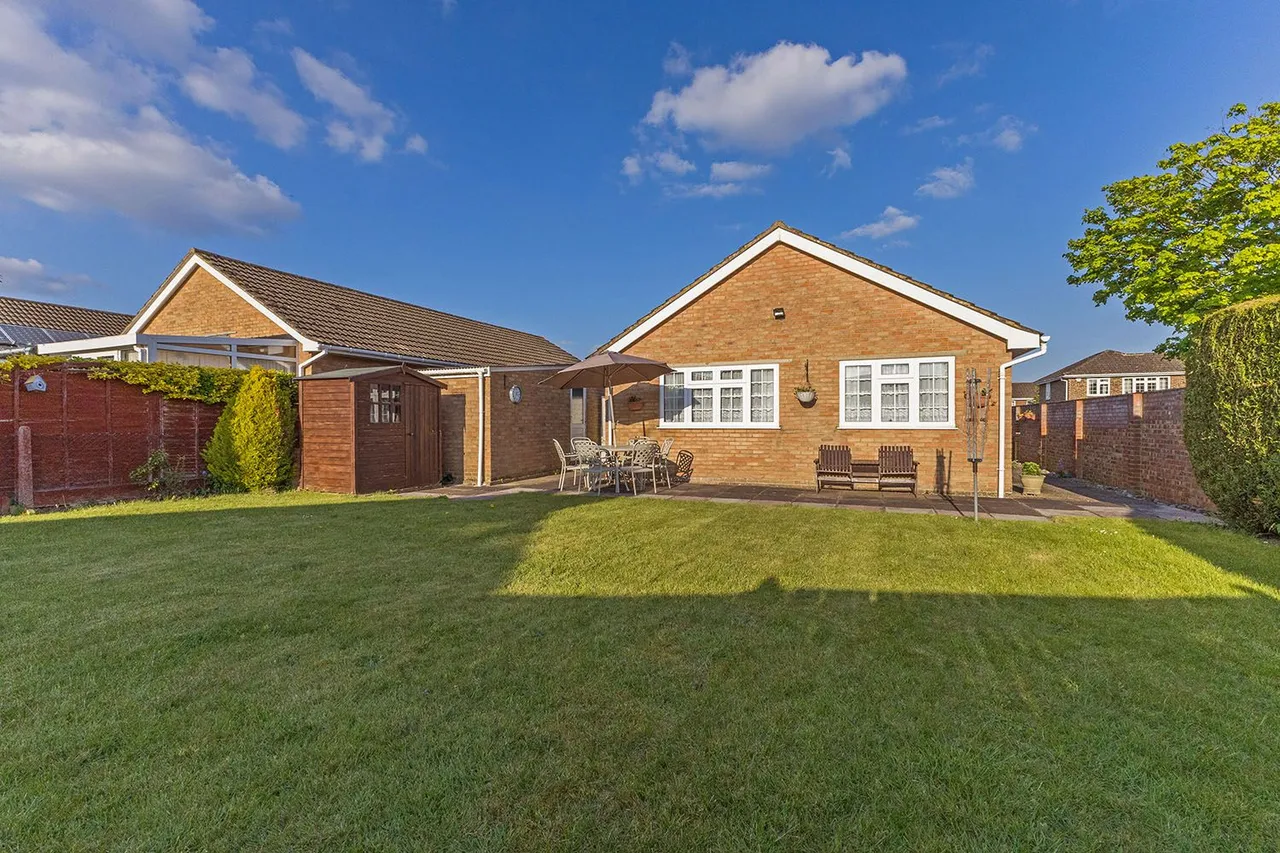 Brompton Drive, Cranbrook Drive, Maidenhead, Berkshire, photo 2