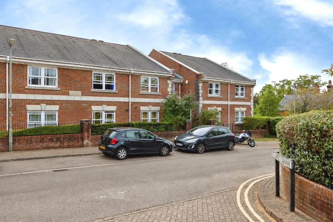 St. Lukes Square, Guildford, GU1, photo 18