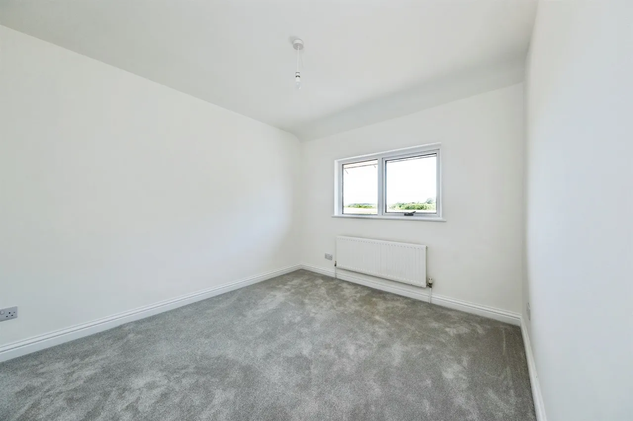 Queens Avenue, Newport Pagnell, MK16, photo 13