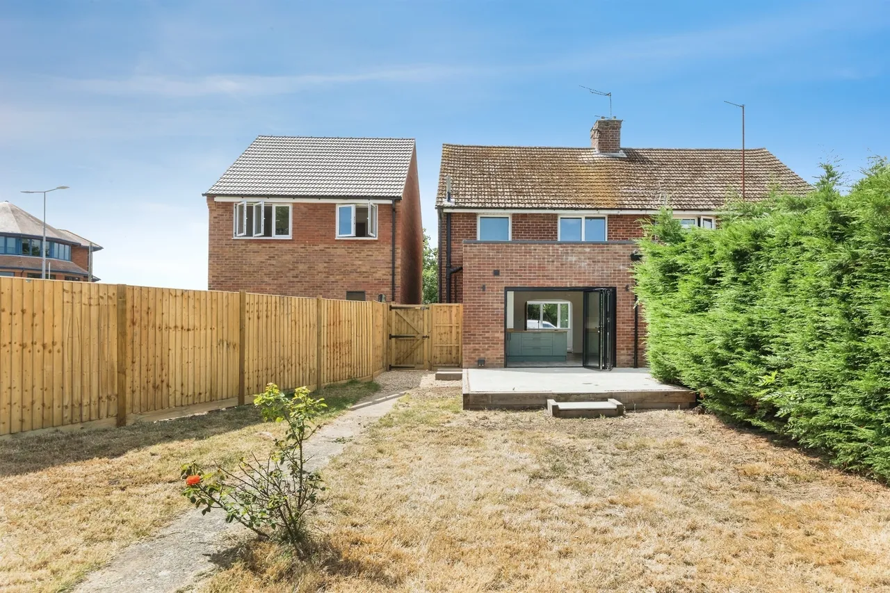 Queens Avenue, Newport Pagnell, MK16, photo 16