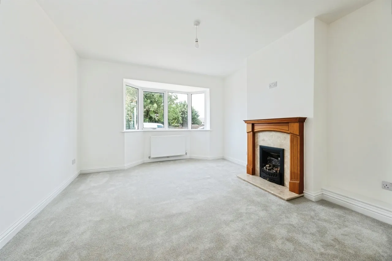 Queens Avenue, Newport Pagnell, MK16, photo 4