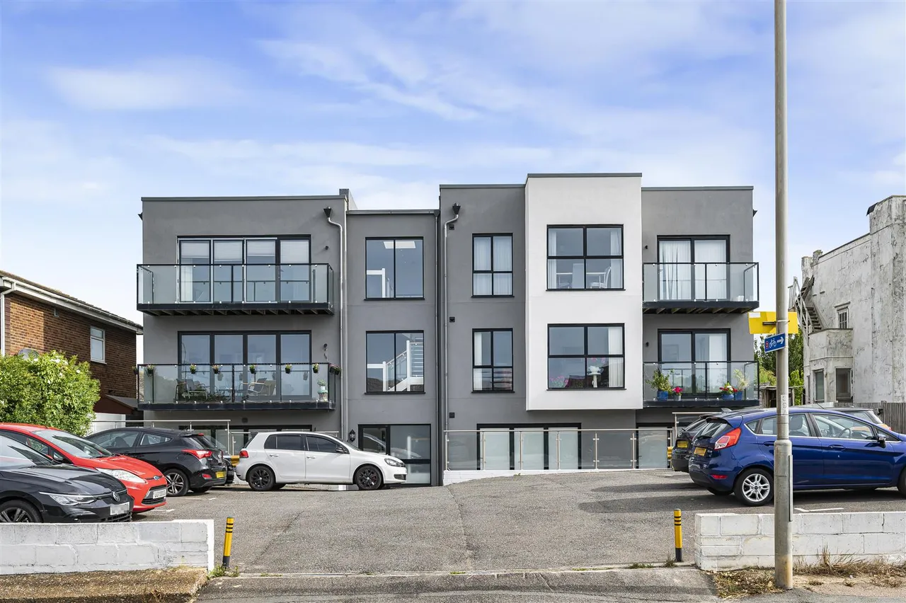 2 bed flat for sale, South Coast Road, Peacehaven