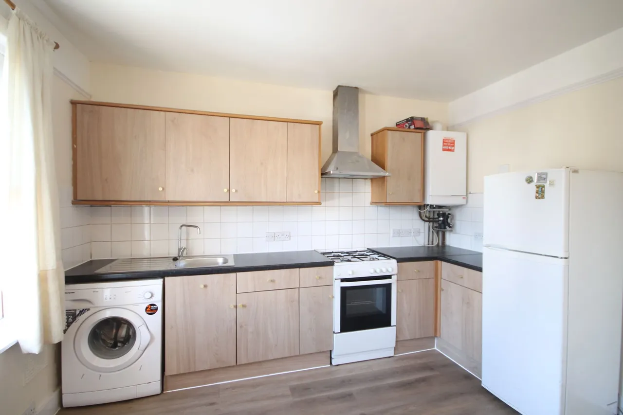 Montague Road, Hounslow, TW3, photo 6