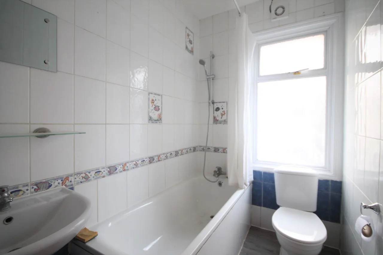 Montague Road, Hounslow, TW3, photo 3