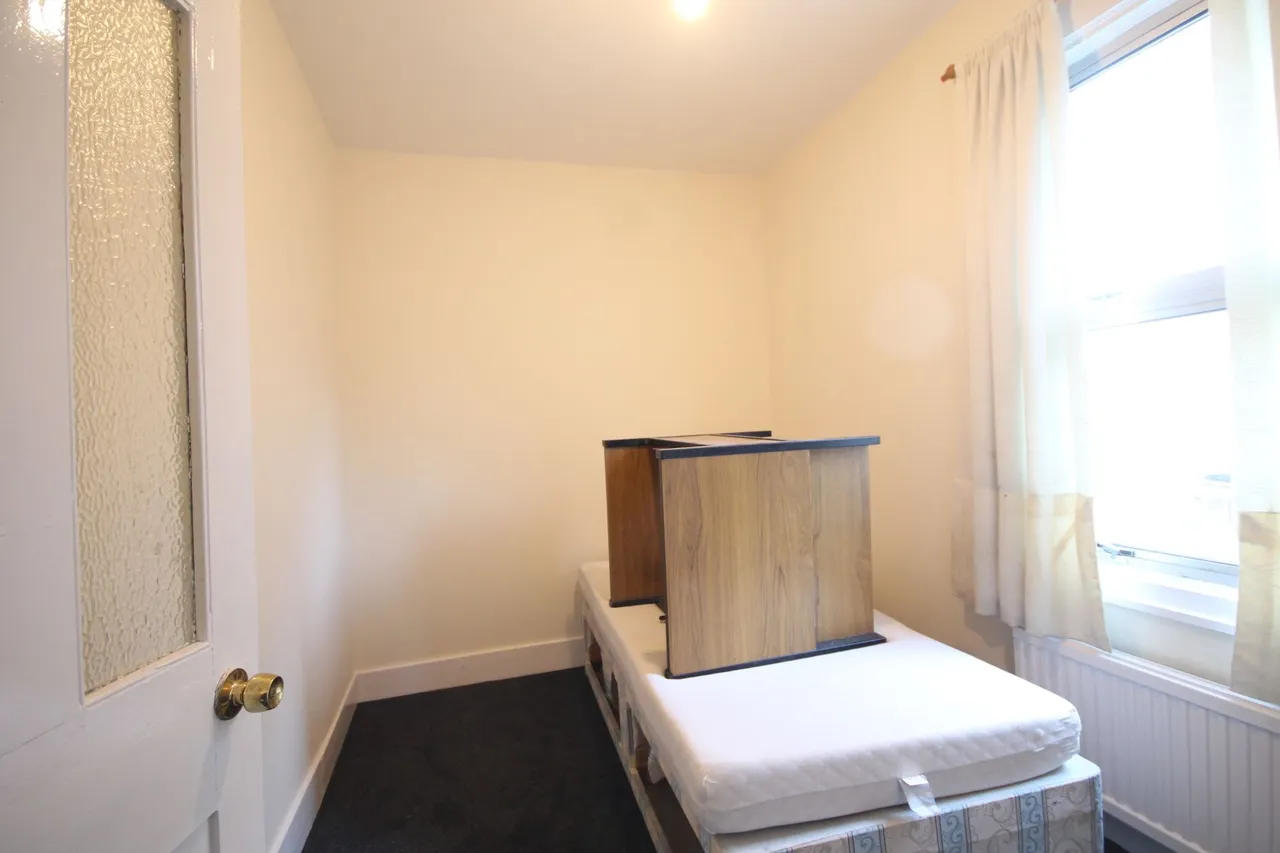 Montague Road, Hounslow, TW3, photo 4
