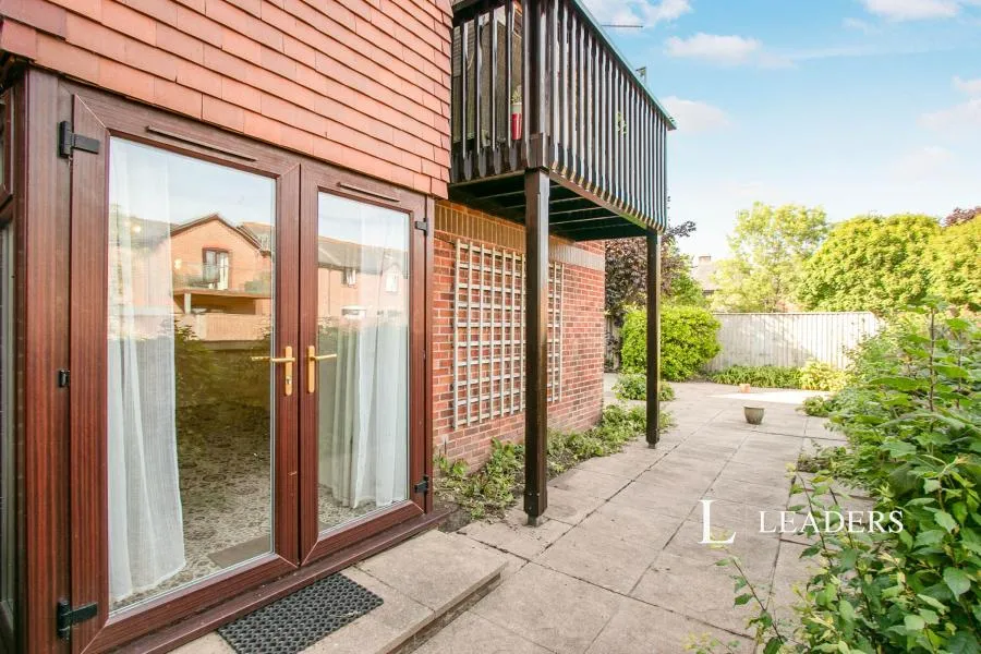Lander Close, Poole, BH15, photo 9