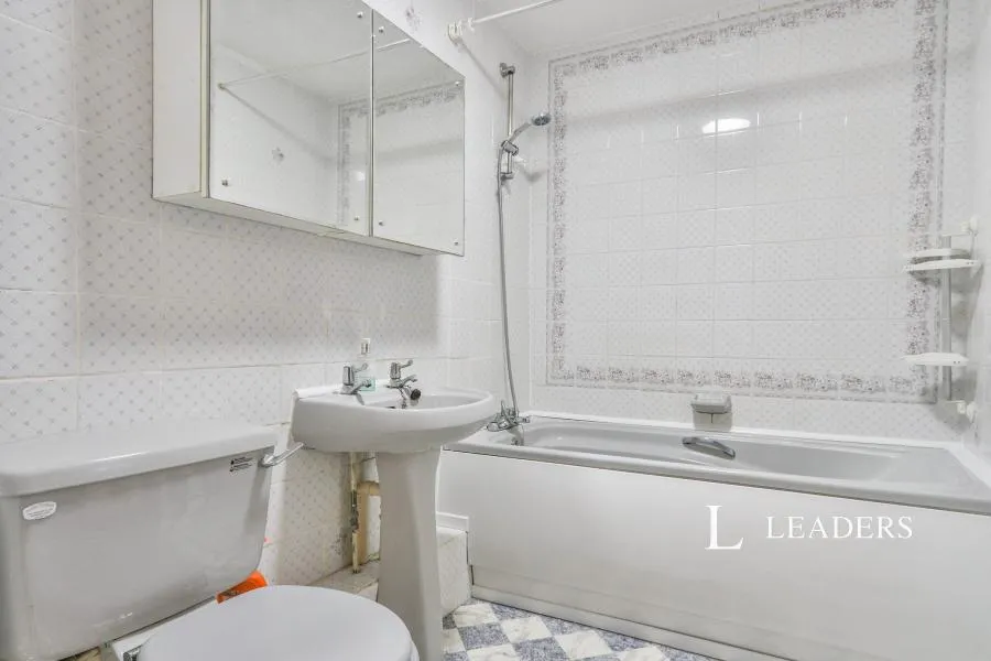 Lander Close, Poole, BH15, photo 8
