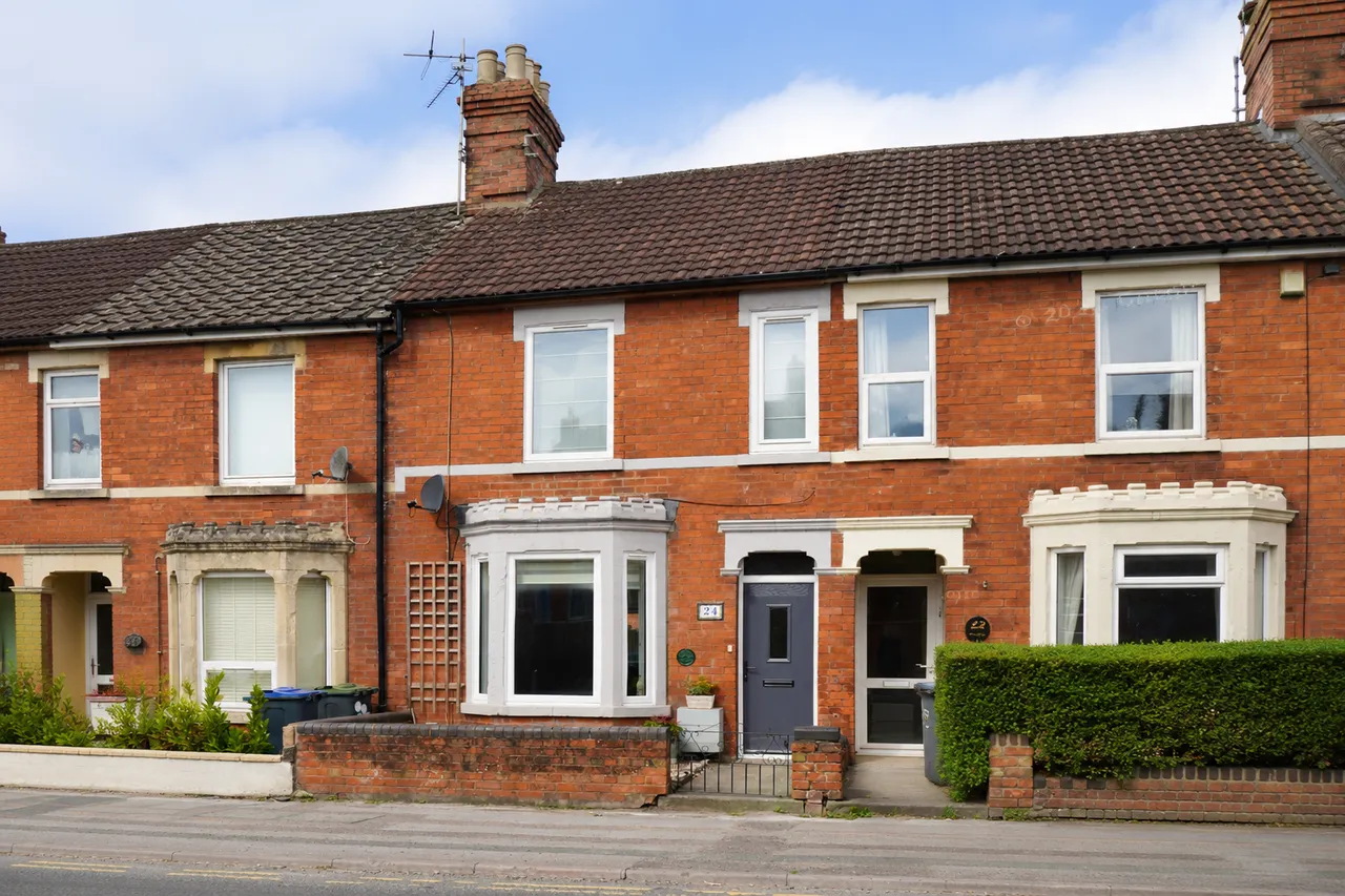 2 bed house for sale, Station Road, Royal Wootton Bassett, SN4