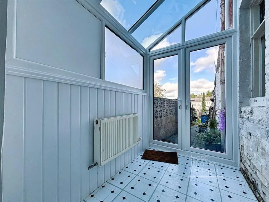 Victoria Road, Newport, PO30, photo 7