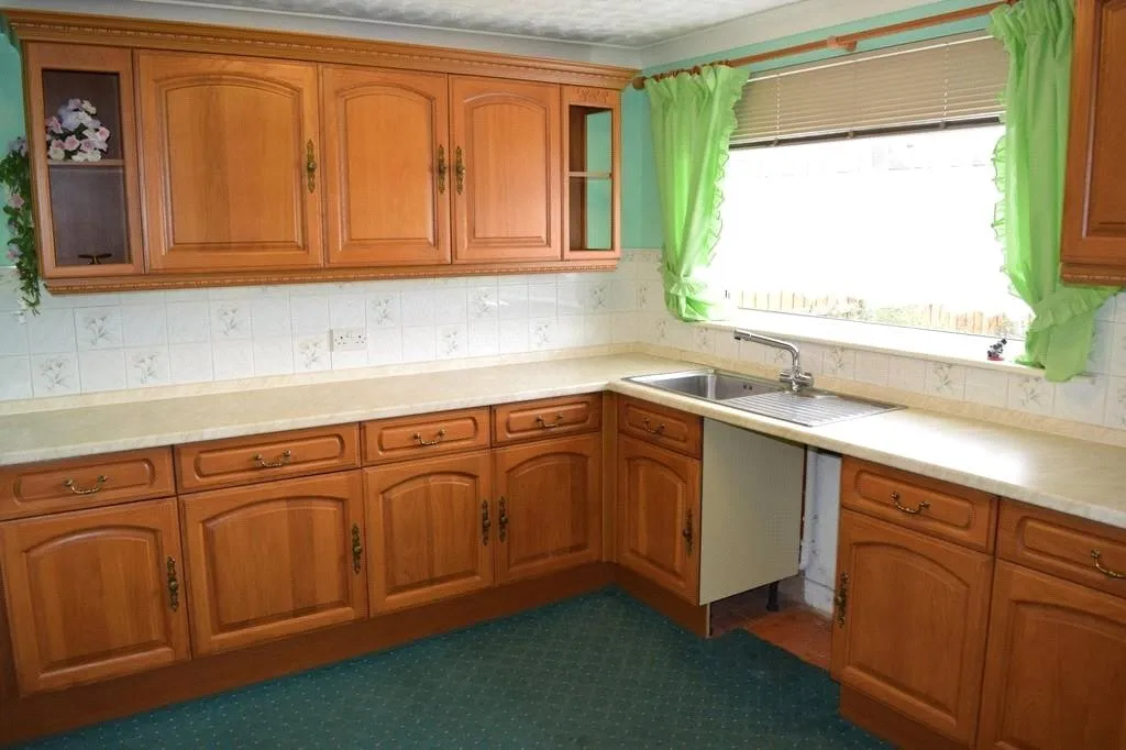Pinewood Gardens, Clifton, NG11, photo 2