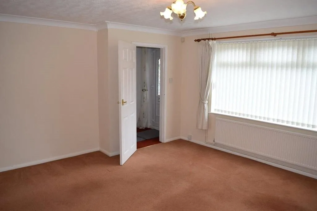Pinewood Gardens, Clifton, NG11, photo 5