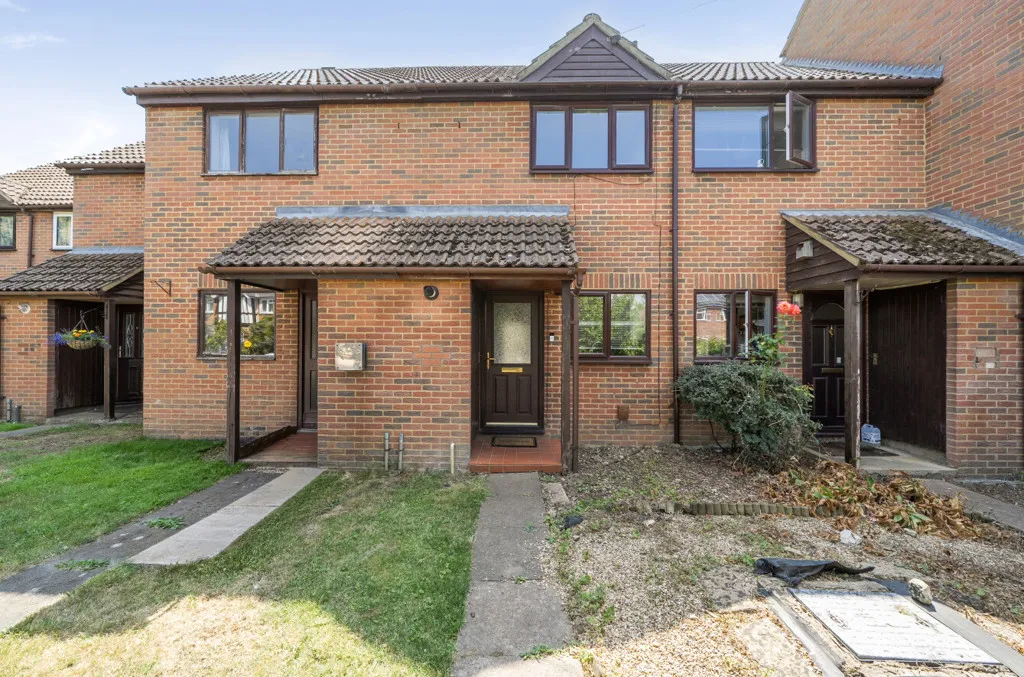 2 bed house for sale — West Street, Steeple Claydon, Buckingham, Buckinghamshire, MK18 2NT
